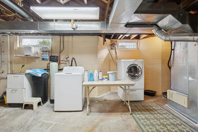 $299,900 | 1408 Ave D, Sterling, IL 61081