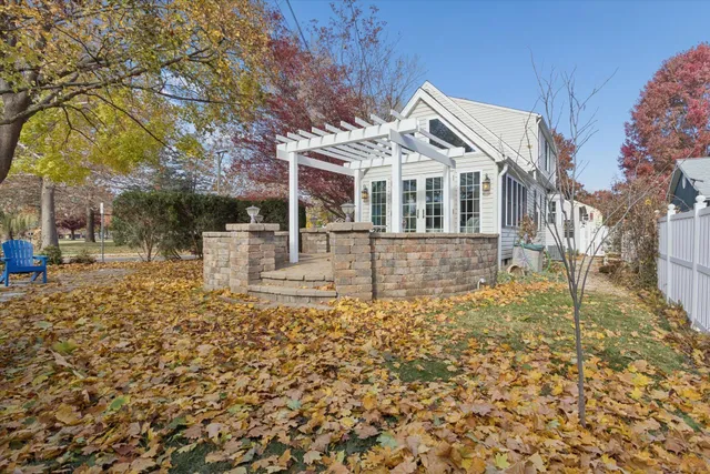 $299,900 | 1408 Ave D, Sterling, IL 61081