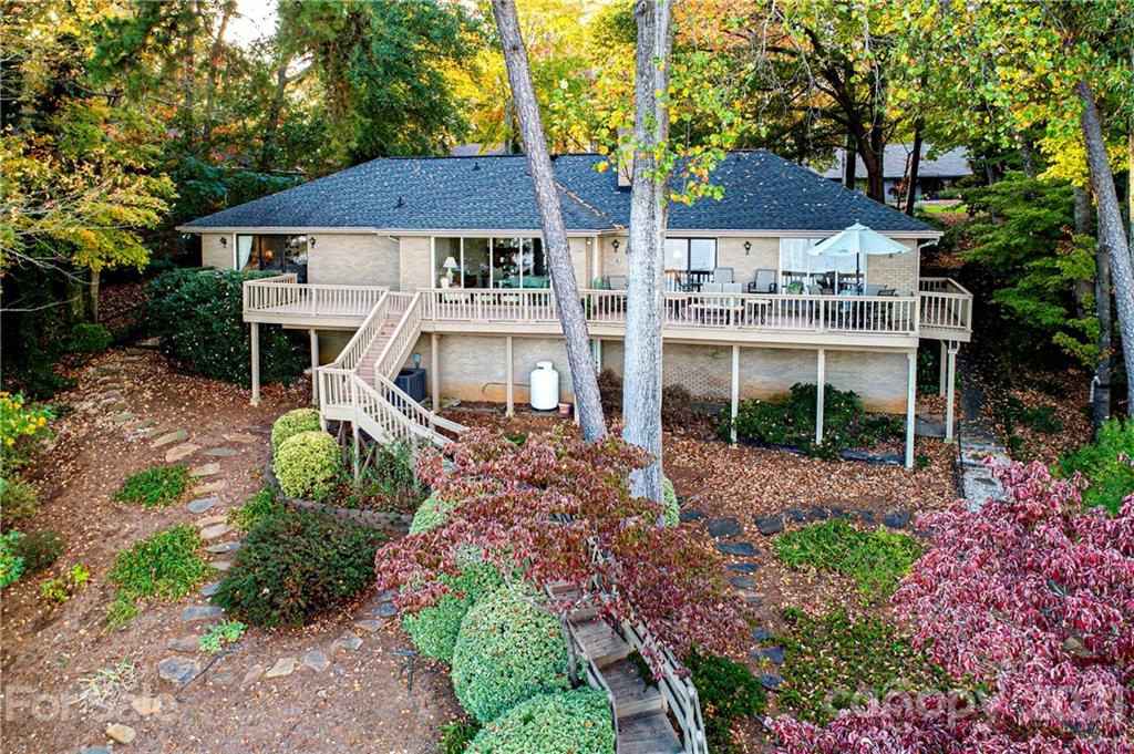 44 Sunrise Point Road Lake Wylie, SC 29710 - Photo 4 of 46 Gallery Image 4