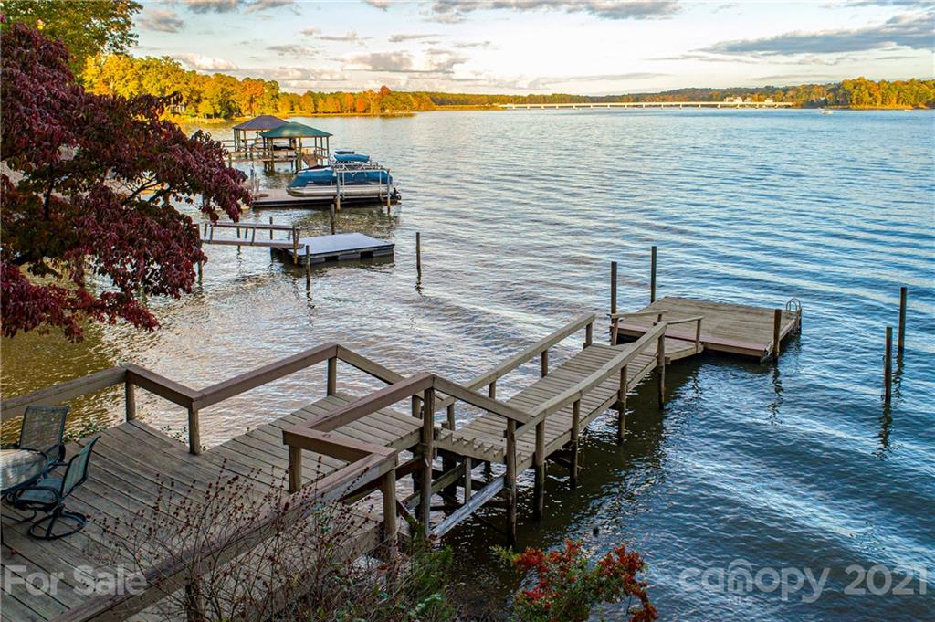44 Sunrise Point Road Lake Wylie, SC 29710 - Photo 6 of 46 Gallery Image 6