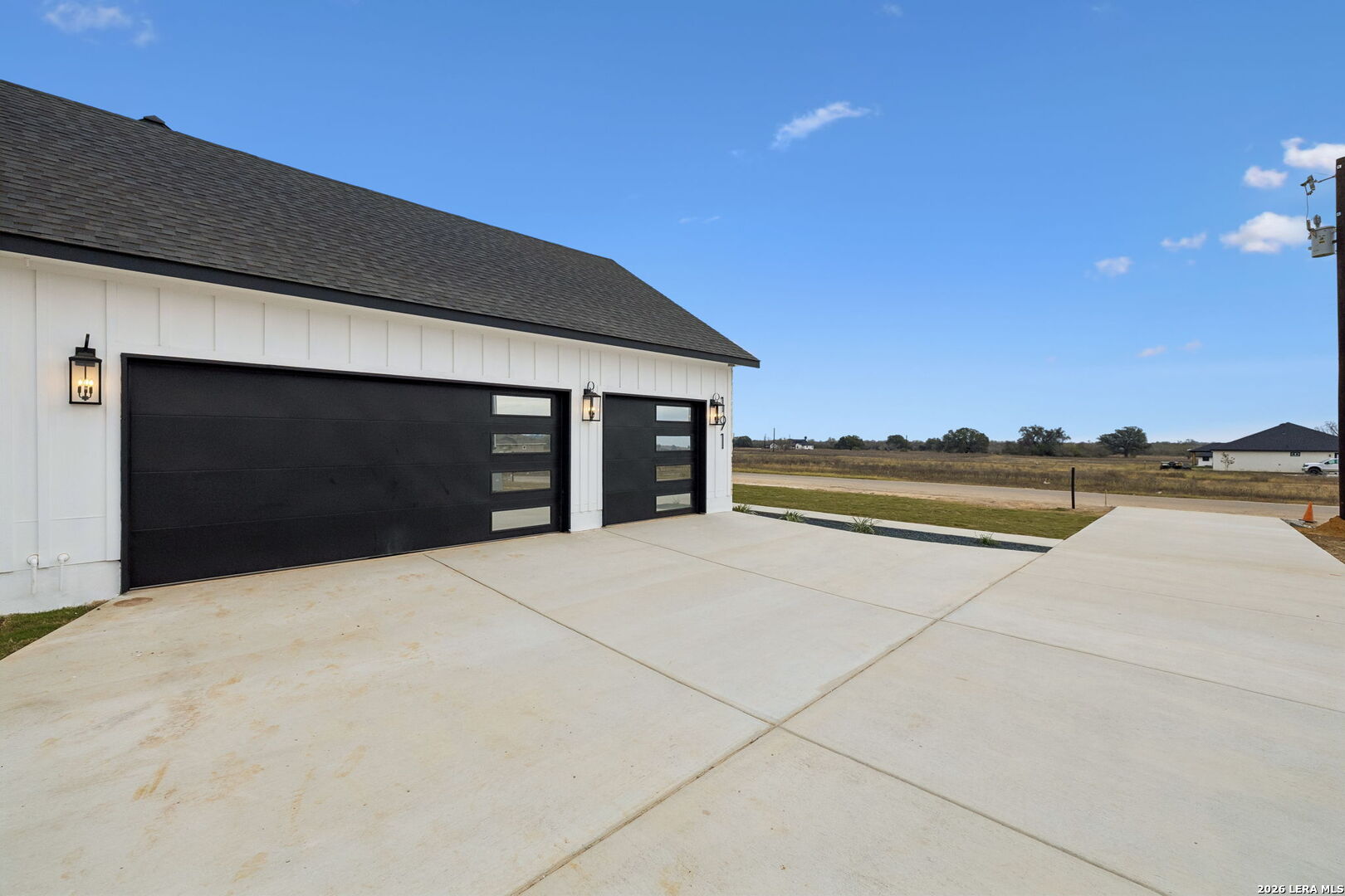 191 Hidden Ranch Court Floresville, TX 78114 - Photo 31 of 38 a front view of a house