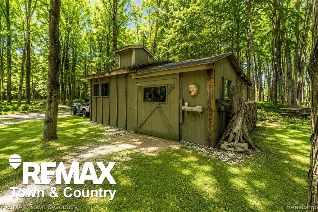 1293 Bellinger Road Gladwin, MI 48624 - Photo 16 of 27 Gallery Image 16