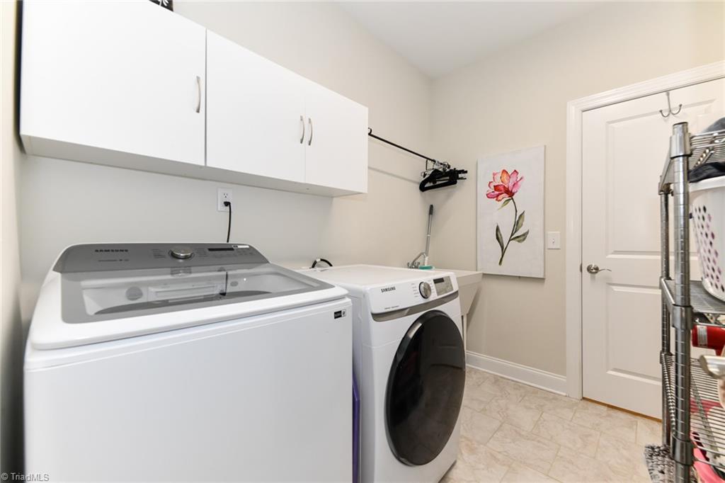 2024 Welden Ridge Road Kernersville, NC 27284 - Photo 19 of 28 Laundry room