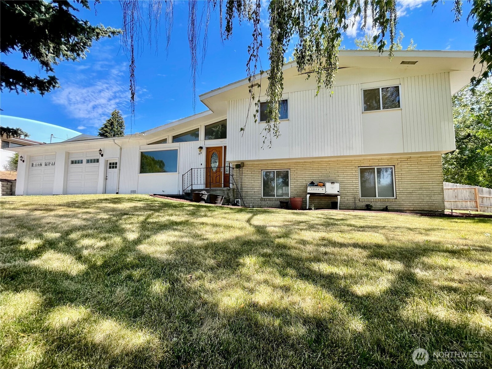 810 East Spring Street Dayton, WA 99328 - Photo 3 of 37