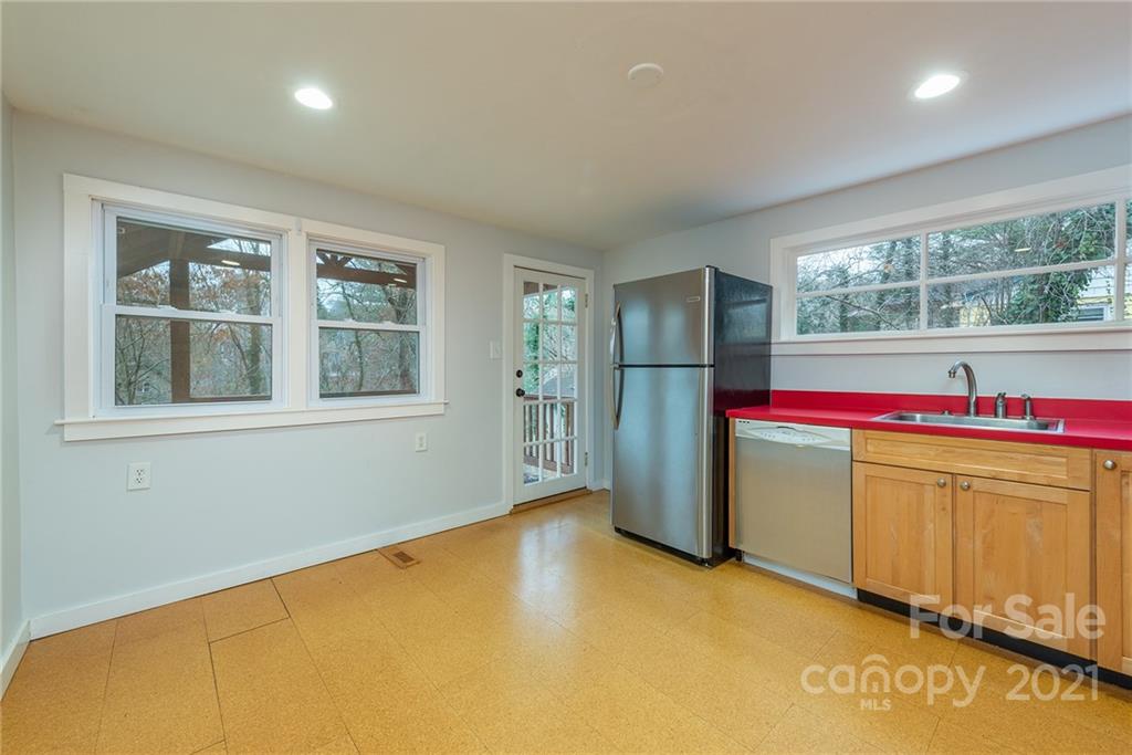 111 Pershing Road, Unit 96 97 Asheville, NC 28805 - Photo 11 of 45 Gallery Image 11