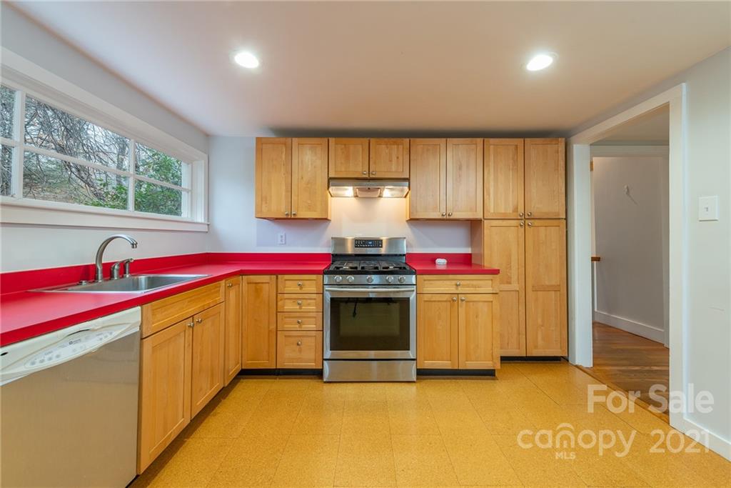 111 Pershing Road, Unit 96 97 Asheville, NC 28805 - Photo 12 of 45 Gallery Image 12