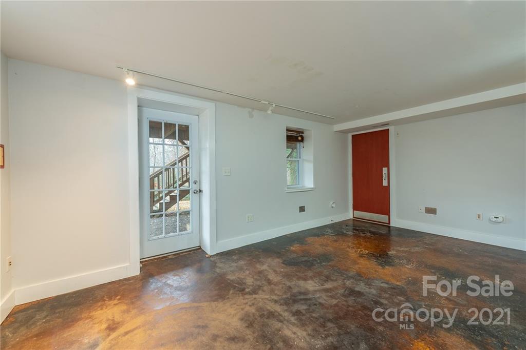 111 Pershing Road, Unit 96 97 Asheville, NC 28805 - Photo 25 of 45 Gallery Image 25