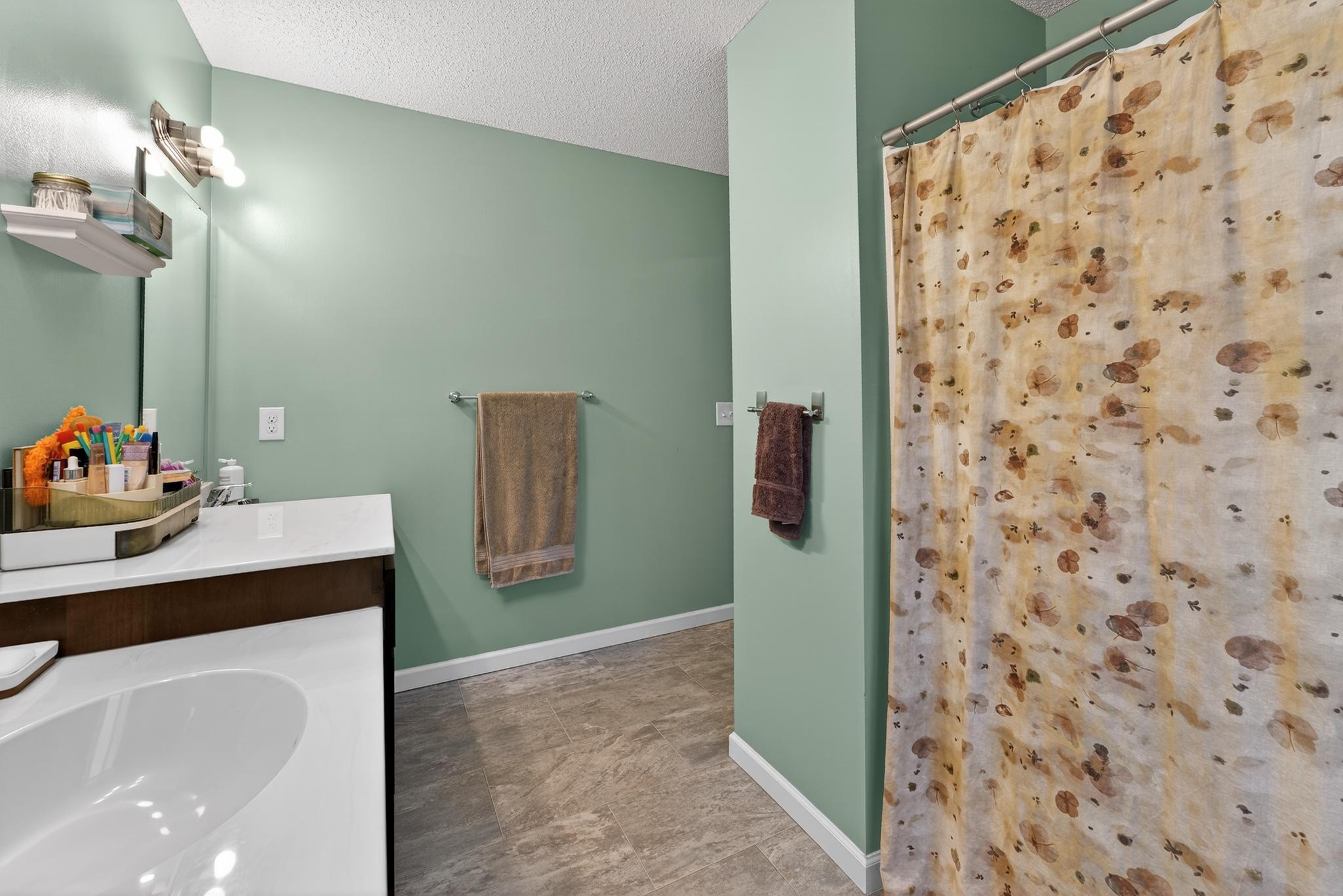 406 Cardinal Street Mora, MN 55051 - Photo 16 of 28