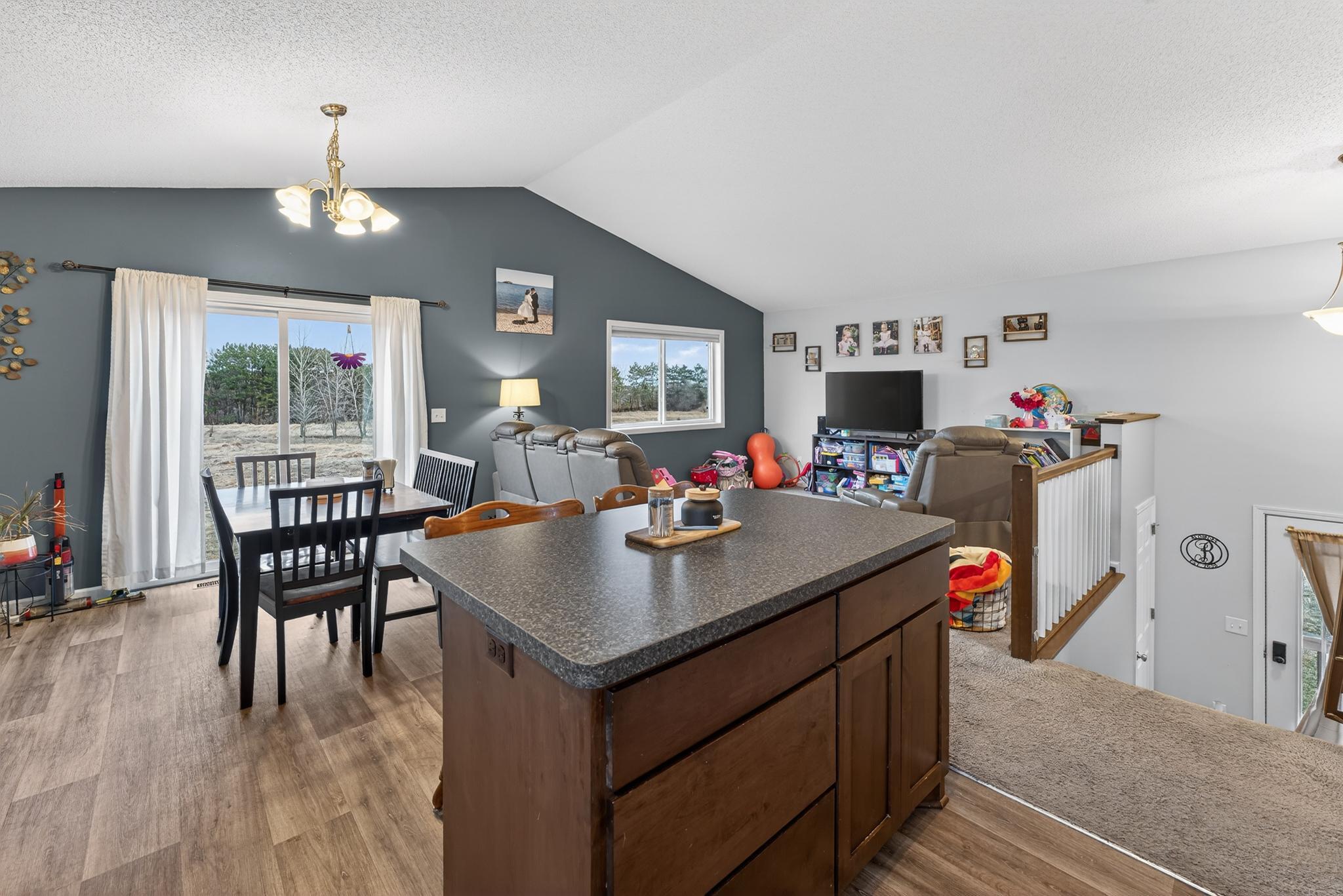 406 Cardinal Street Mora, MN 55051 - Photo 5 of 28