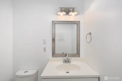 $325,000 | 12716 Northeast 120th Street, Unit H1, Kirkland, WA 98034