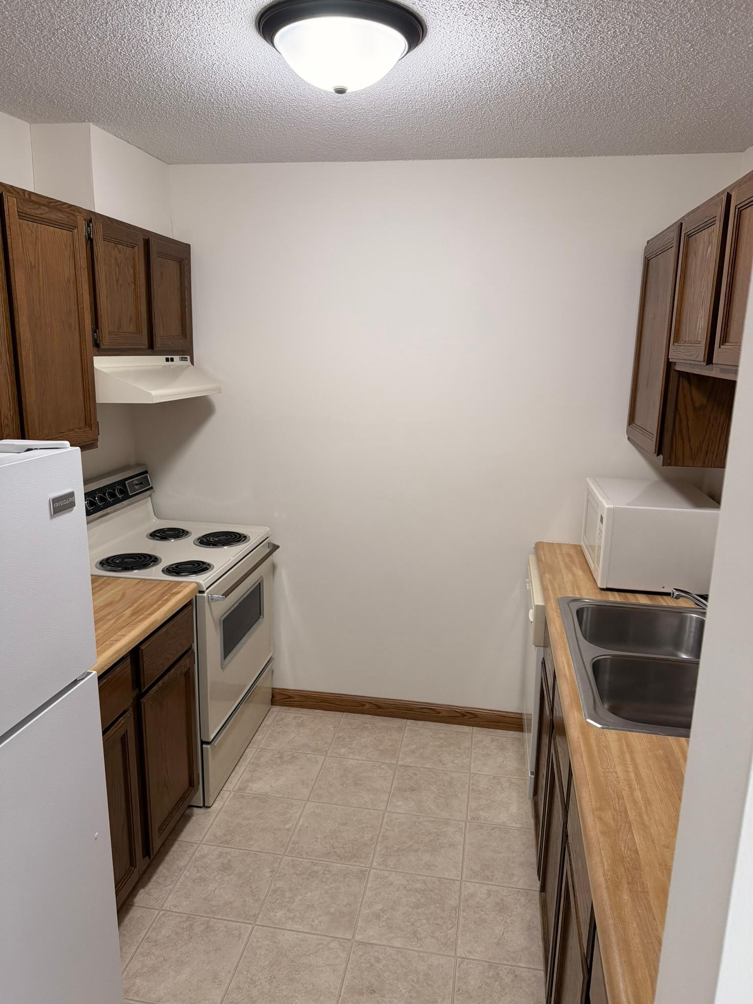 2120 Valleyhigh Drive Northwest, Unit C206 Rochester, MN 55901 - Photo 3 of 28