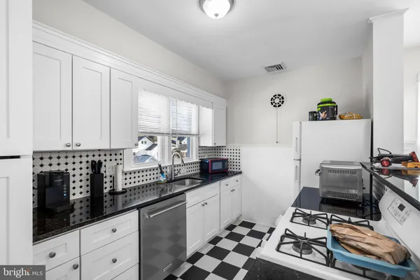 $750,000 | 252 Rhoads Avenue, Haddonfield, NJ 08033