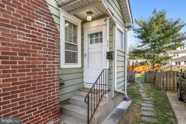 $750,000 | 252 Rhoads Avenue, Haddonfield, NJ 08033
