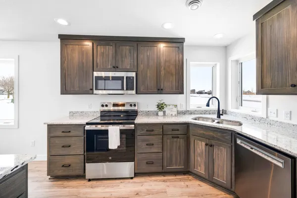 $414,000 | 254 Eau Claire Street Southeast, Hutchinson, MN 55350