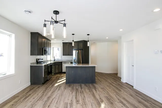 $414,000 | 254 Eau Claire Street Southeast, Hutchinson, MN 55350