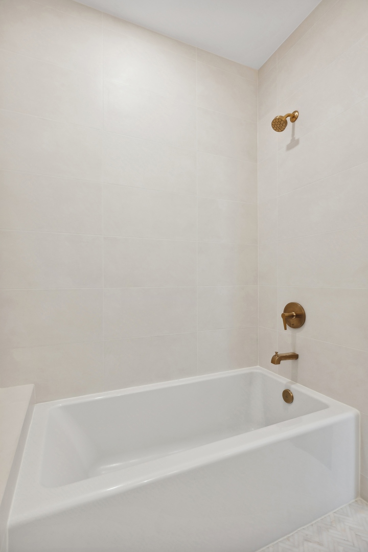 6 North May Street, Unit 4SE Chicago, IL 60607 - Photo 18 of 29 Gallery Image 18