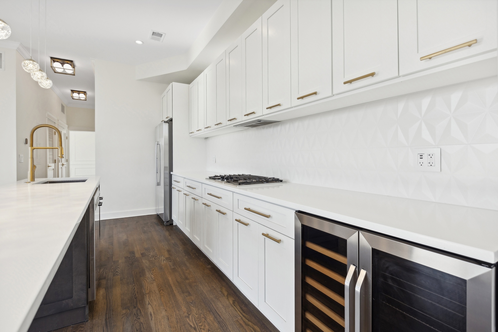 6 North May Street, Unit 4SE Chicago, IL 60607 - Photo 7 of 29 Gallery Image 7