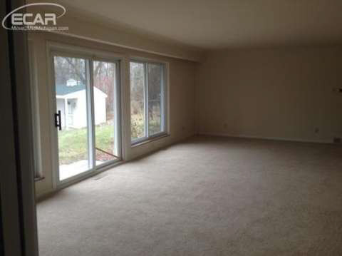 6561 Flushing Road Flushing, MI 48433 - Photo 11 of 16 20427164-10.JPG