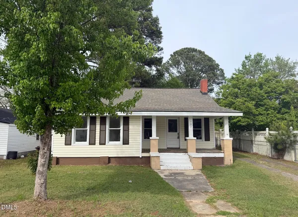 $214,900 | 702 West Main Street, Benson, NC 27504