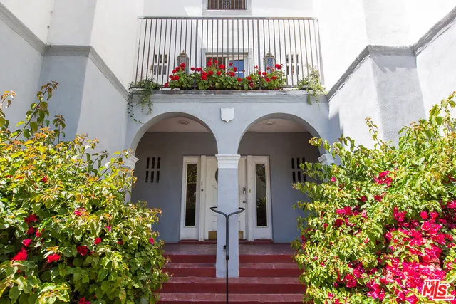 $4,600 | 181 South Sycamore Avenue, Unit 201, Los Angeles, CA 90036