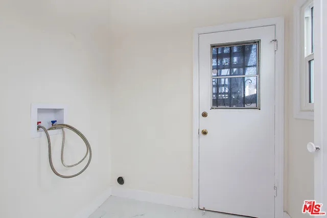 $4,600 | 181 South Sycamore Avenue, Unit 201, Los Angeles, CA 90036