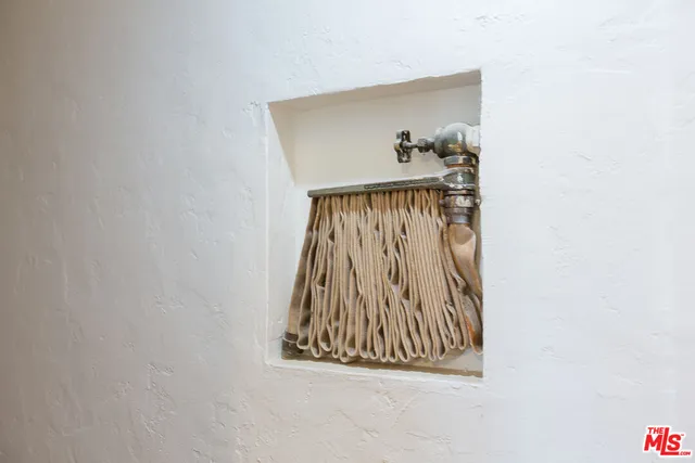 $4,600 | 181 South Sycamore Avenue, Unit 201, Los Angeles, CA 90036