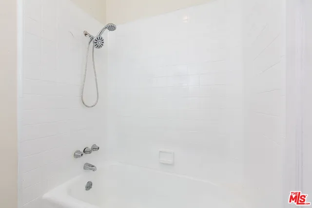 $4,600 | 181 South Sycamore Avenue, Unit 201, Los Angeles, CA 90036
