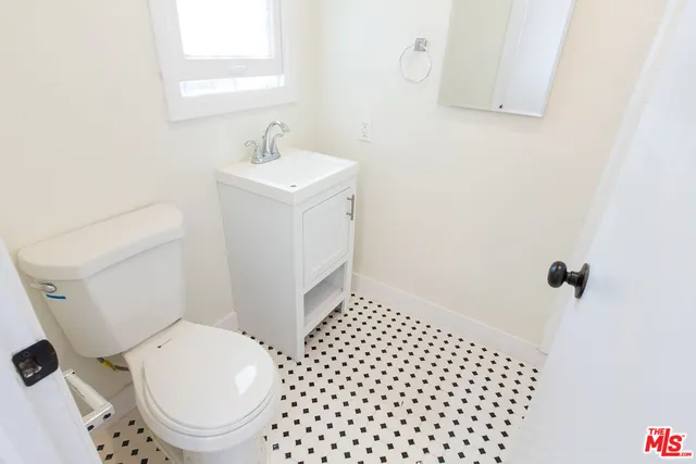 $4,600 | 181 South Sycamore Avenue, Unit 201, Los Angeles, CA 90036