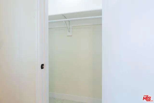 $4,600 | 181 South Sycamore Avenue, Unit 201, Los Angeles, CA 90036