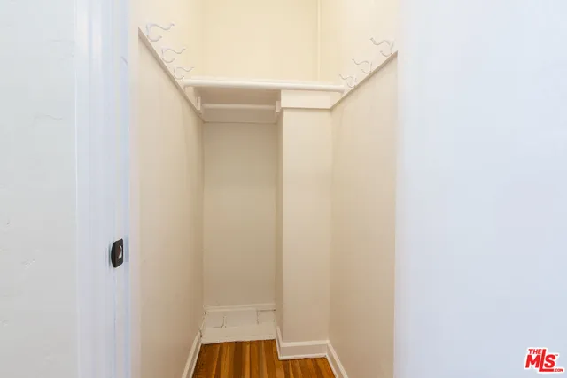 $4,600 | 181 South Sycamore Avenue, Unit 201, Los Angeles, CA 90036