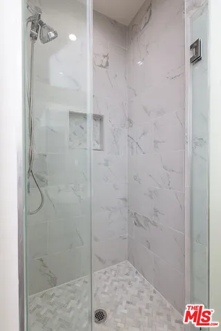 $4,600 | 181 South Sycamore Avenue, Unit 201, Los Angeles, CA 90036