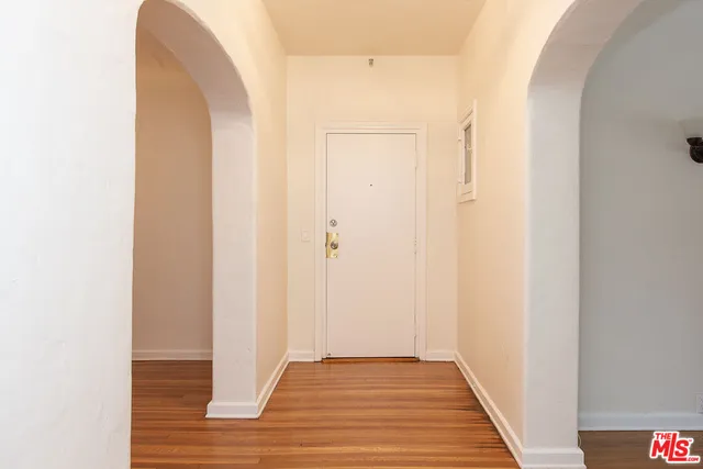 $4,600 | 181 South Sycamore Avenue, Unit 201, Los Angeles, CA 90036