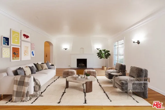 $4,600 | 181 South Sycamore Avenue, Unit 201, Los Angeles, CA 90036