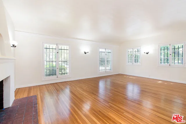 $4,600 | 181 South Sycamore Avenue, Unit 201, Los Angeles, CA 90036