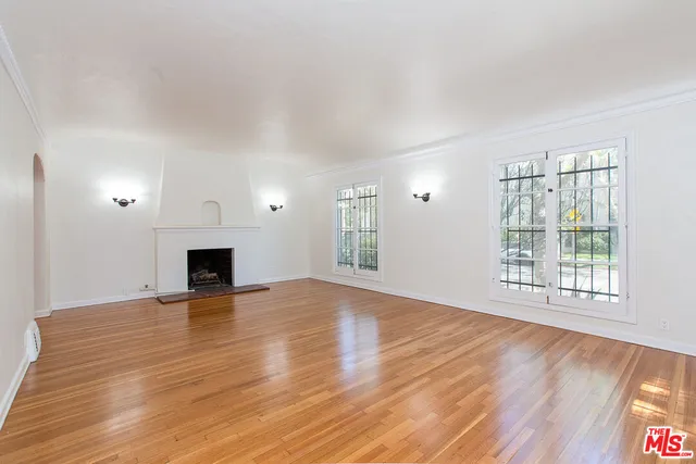 $4,600 | 181 South Sycamore Avenue, Unit 201, Los Angeles, CA 90036