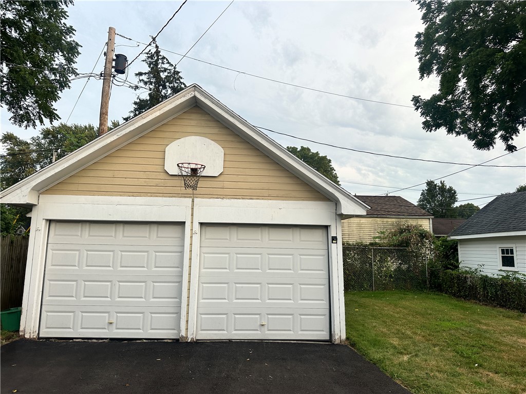 81 Hinchey Road Gates, NY 14624 - Photo 2 of 14