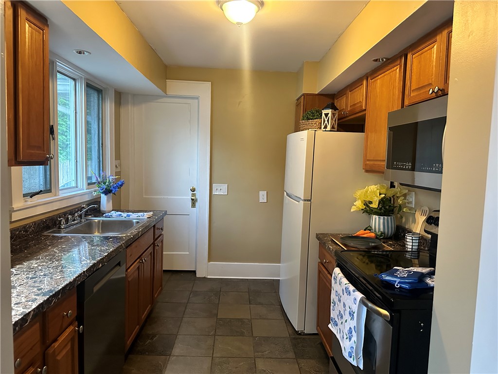 81 Hinchey Road Gates, NY 14624 - Photo 8 of 14