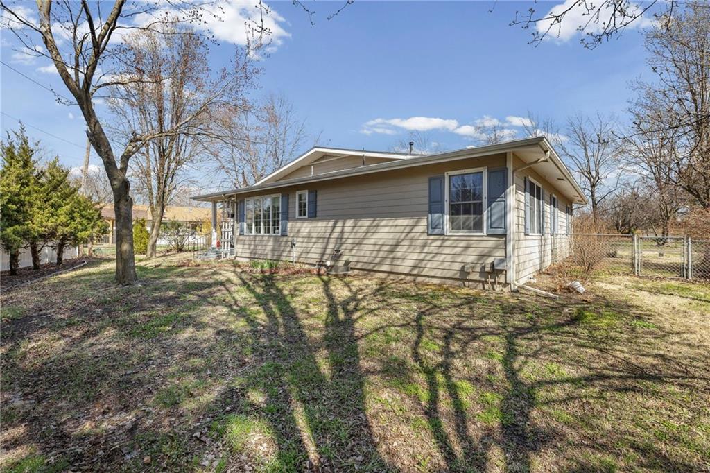 1018 Meadowbrook Road Iola, KS 66749 - Photo 33 of 37