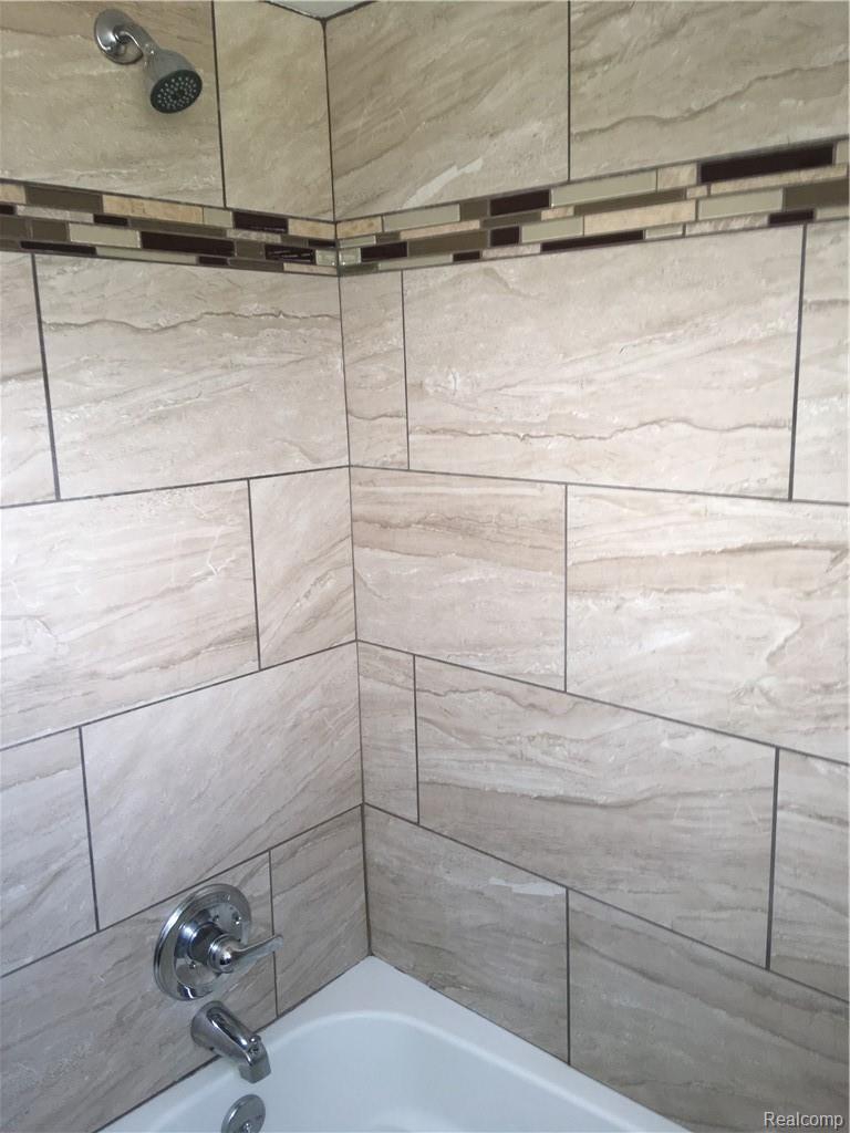 29946 Spring Arbor Drive Inkster, MI 48141 - Photo 11 of 14 shower.JPG