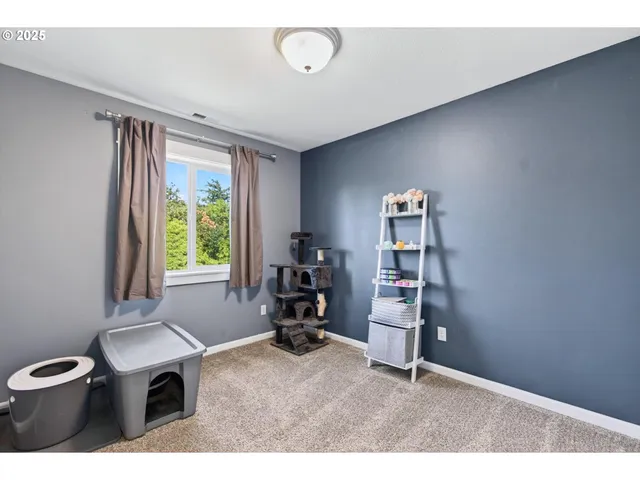 $359,900 | 445 South 4th Street, St. Helens, OR 97051