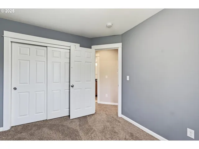 $359,900 | 445 South 4th Street, St. Helens, OR 97051