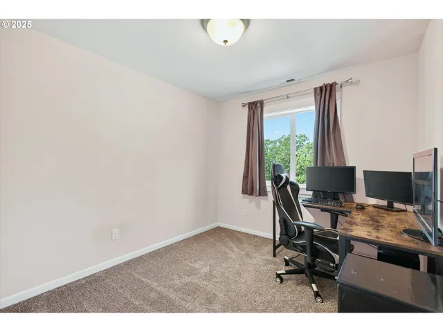 $359,900 | 445 South 4th Street, St. Helens, OR 97051