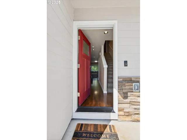 $359,900 | 445 South 4th Street, St. Helens, OR 97051