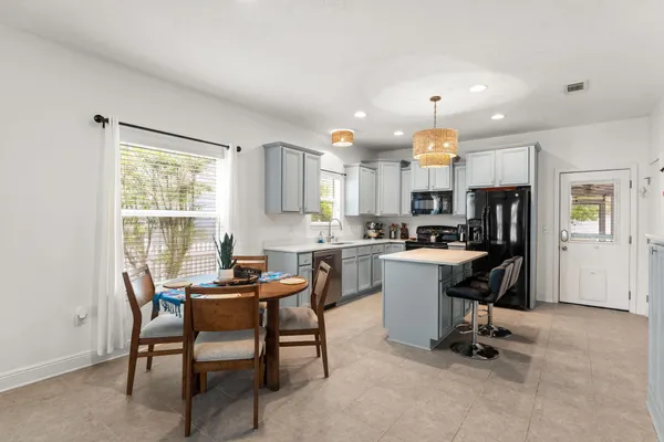 $2,650 | 486 Fanny Ann Way, Freeport, FL 32439