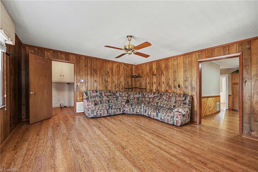 4717 Kernersville Road Kernersville, NC 27284 - Photo 11 of 34