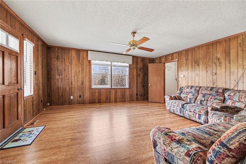 4717 Kernersville Road Kernersville, NC 27284 - Photo 12 of 34