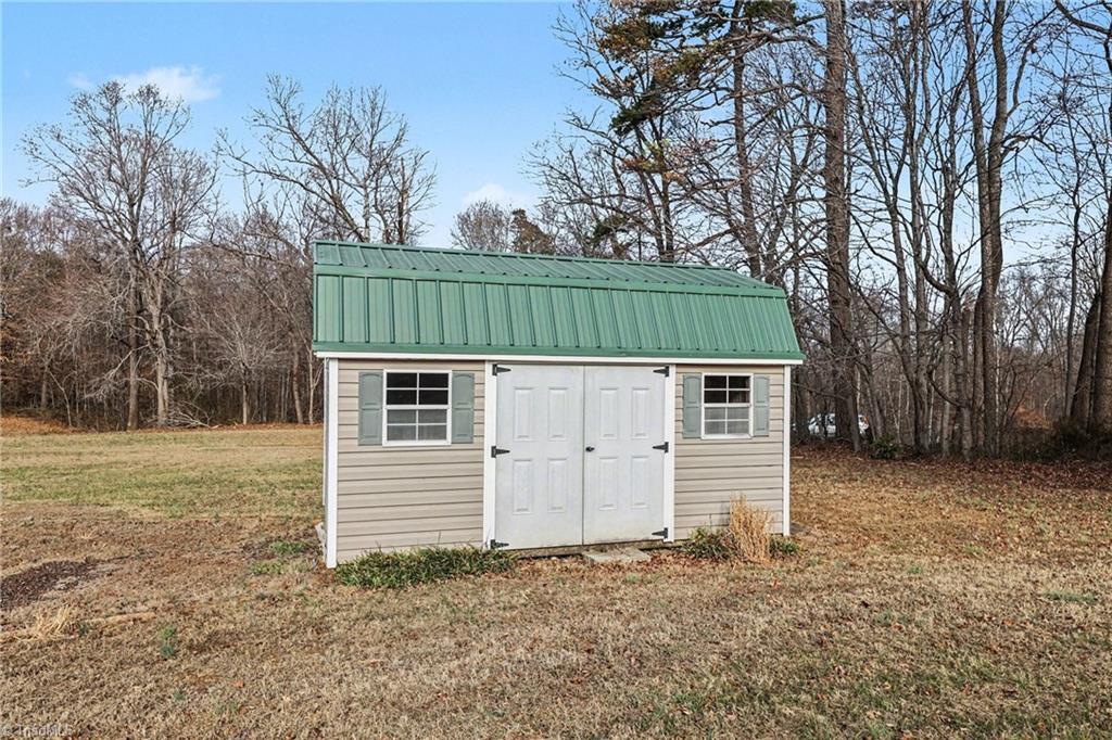 4717 Kernersville Road Kernersville, NC 27284 - Photo 27 of 34