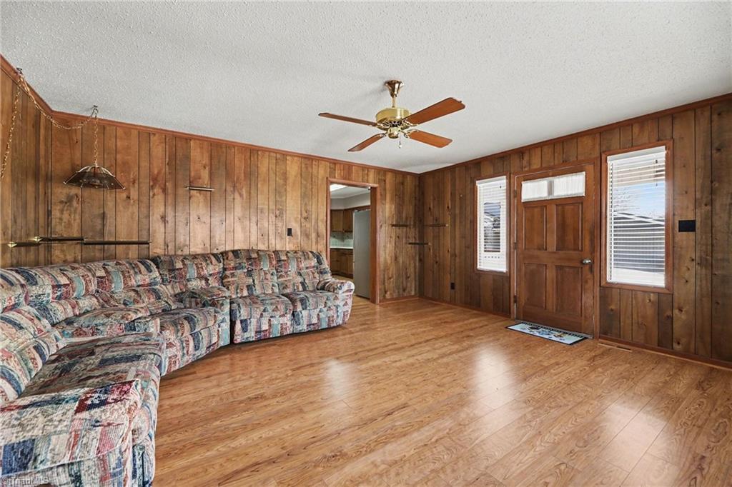 4717 Kernersville Road Kernersville, NC 27284 - Photo 10 of 34