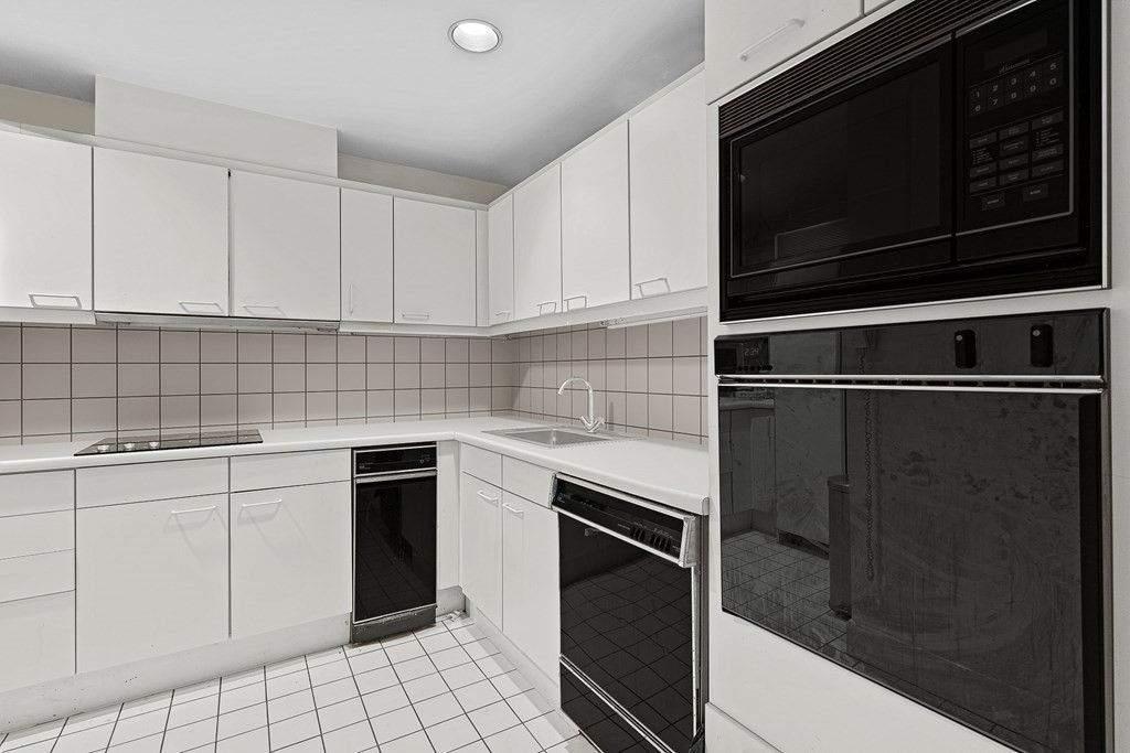 50 Battery Street, Unit PH3 Boston, MA 02109 - Photo 7 of 21