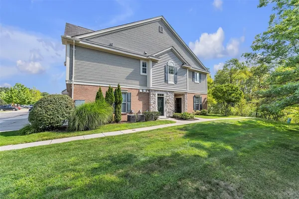 $314,900 | 2263 Pinecroft Drive, Canton, MI 48188